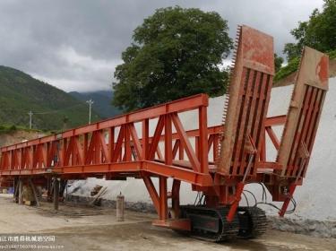  Crawler steel track undercarriage for tunnel trestle